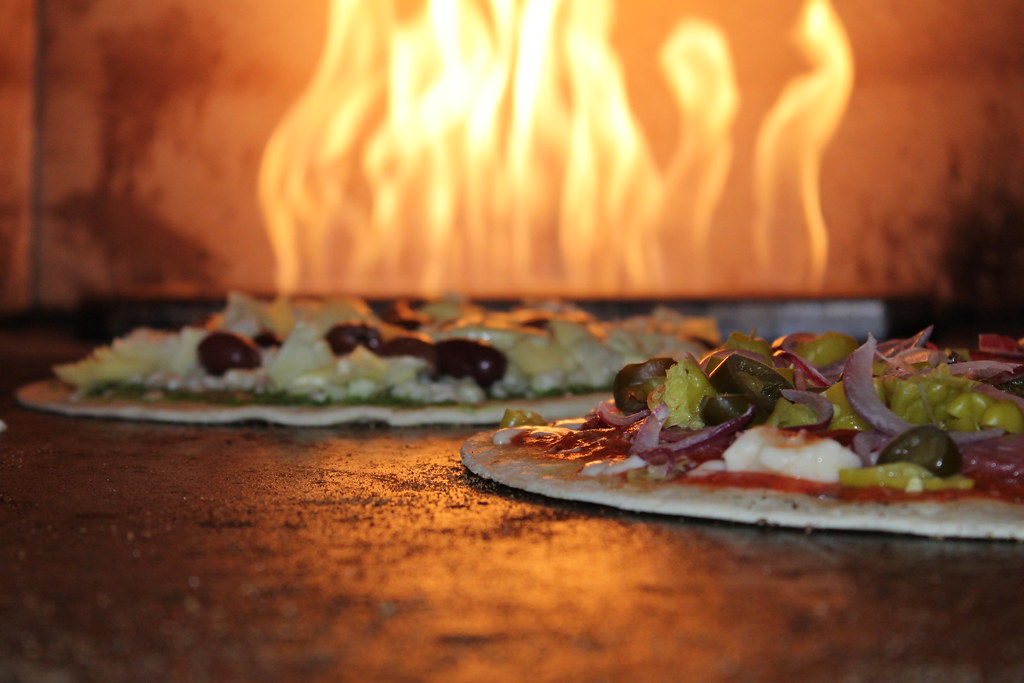 Wood fired pizza picture